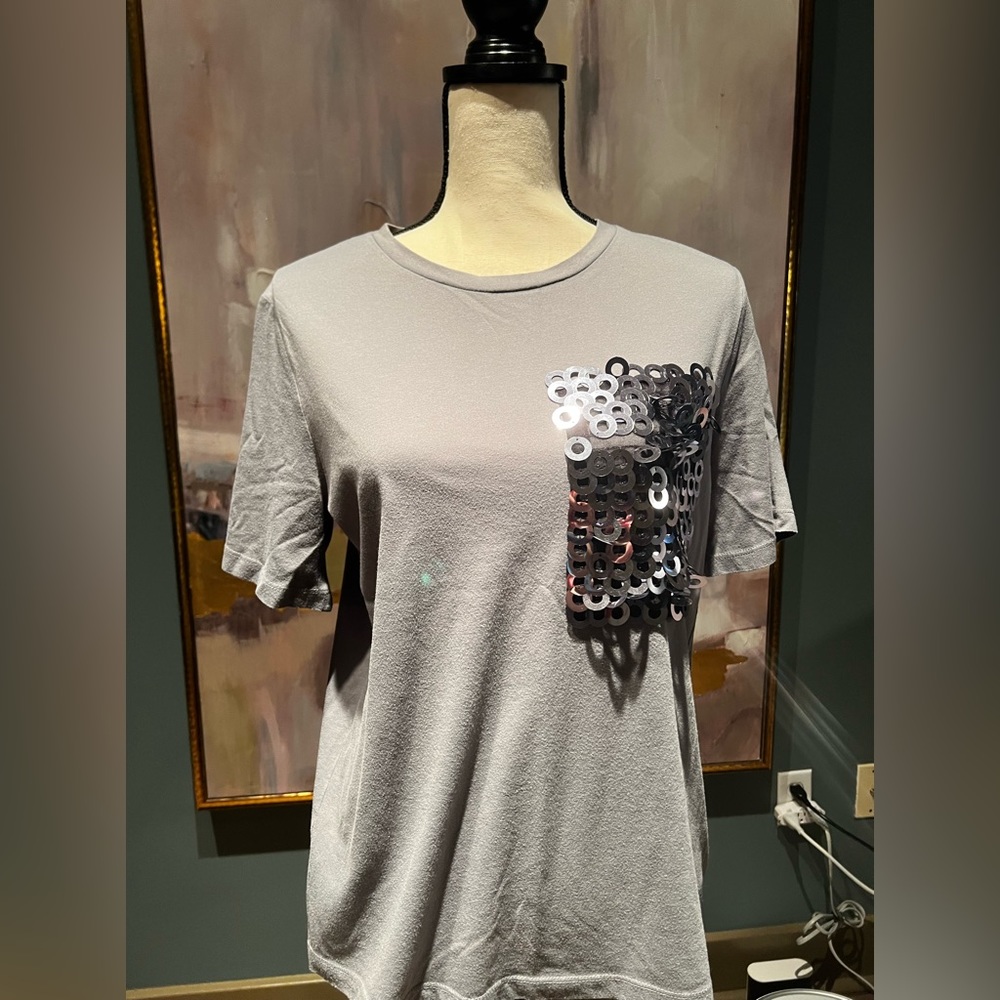T-shirt with sequin pocket